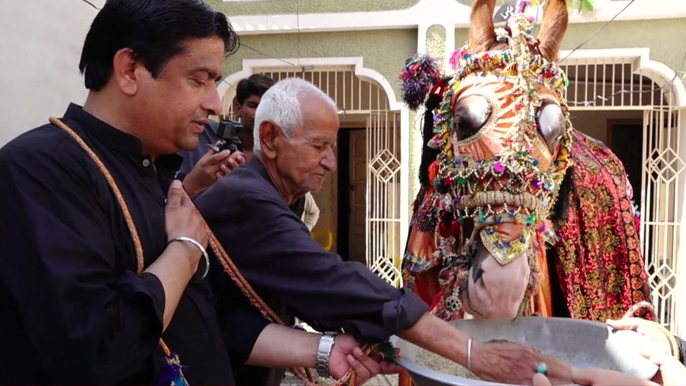 मिट्ठी के मुकेश मामा मिट्ठी के मुकेश मामा