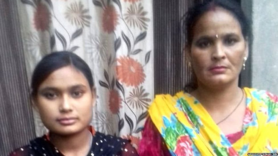 लखविंदर कौर अपनी मां के साथ लखविंदर कौर अपनी मां के साथ