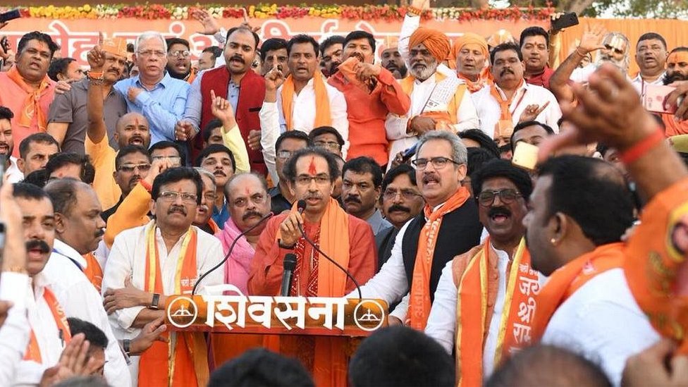 जमकर घेरा मोदी सरकार को