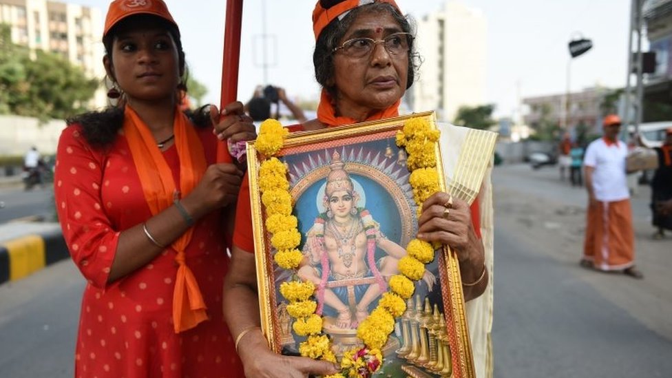 सबरीमला मंदिर में प्रवेश के विरोध में प्रदर्शन सबरीमला मंदिर में प्रवेश के विरोध में प्रदर्शन