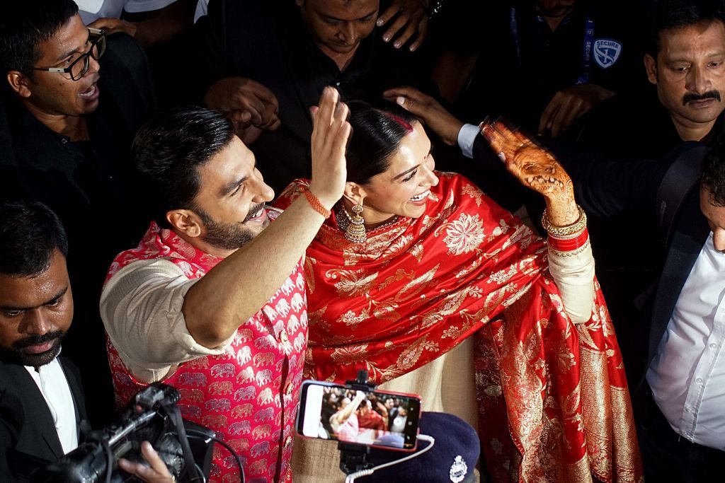अभिनेता रणवीर सिंह और अभिनेत्री दीपिका पादुकोण अभिनेता रणवीर सिंह और अभिनेत्री दीपिका पादुकोण