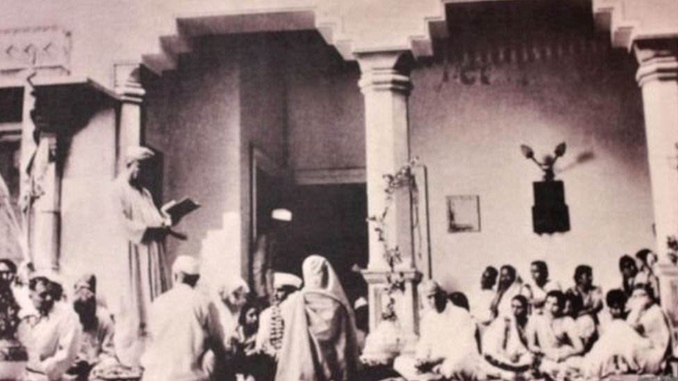 इंदिरा गांधी और फ़िरोज गांधी की शादी की दुर्लभ तस्वीर इंदिरा गांधी और फ़िरोज गांधी की शादी की दुर्लभ तस्वीर