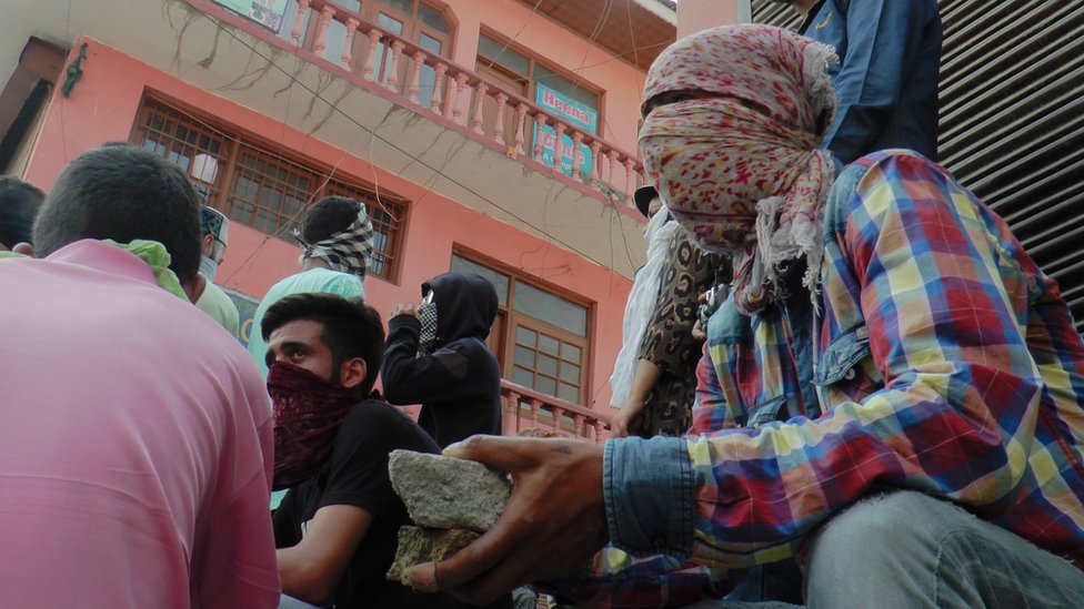 कश्मीर में सरकार विरोधी प्रदर्शन कश्मीर में सरकार विरोधी प्रदर्शन