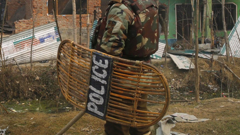 पुलिस, फर्जी मुठभेड़ पुलिस, फर्जी मुठभेड़
