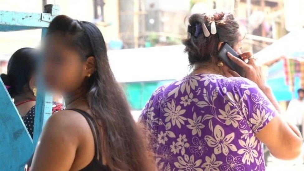 मुंबई के कमाठीपुरा की सेक्स वर्कर मुंबई के कमाठीपुरा की सेक्स वर्कर