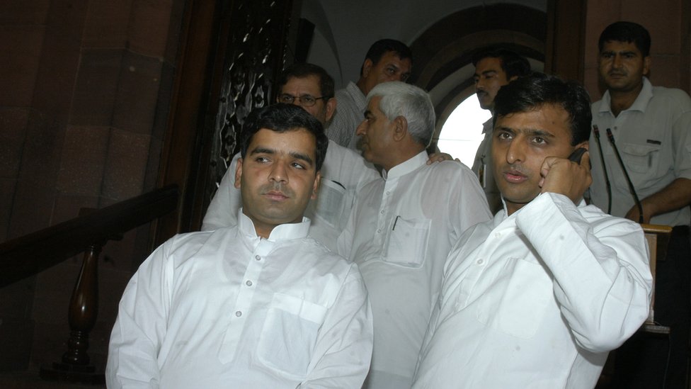 अखिलेश यादव अखिलेश यादव