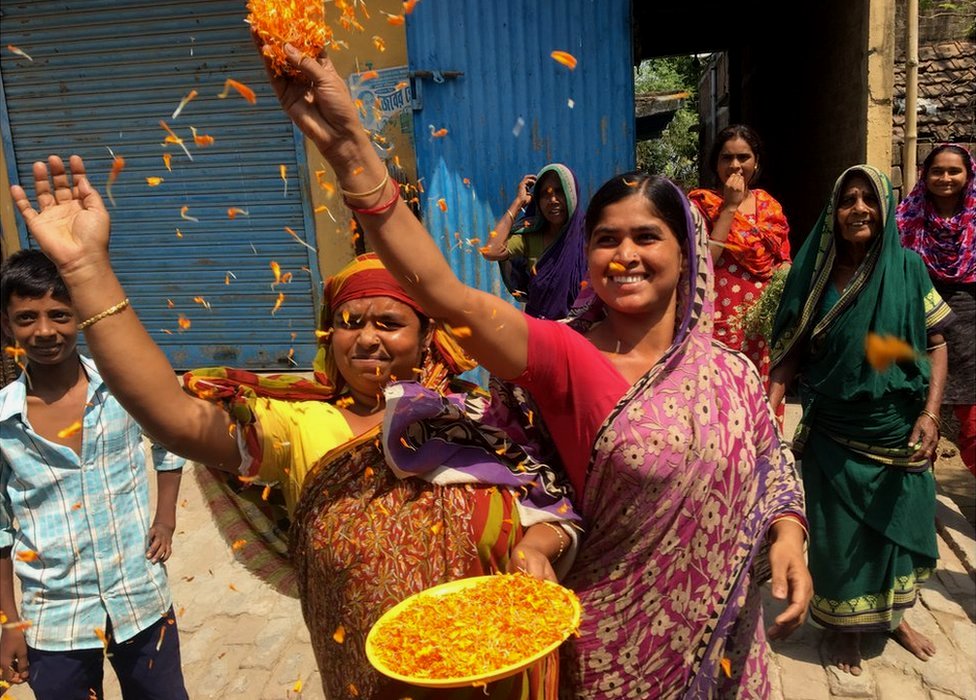 पश्चिम बंगलाः क्या 41% महिला उम्मीदवार कुछ बदलाव ला पाएंगी? पश्चिम बंगलाः क्या 41% महिला उम्मीदवार कुछ बदलाव ला पाएंगी?