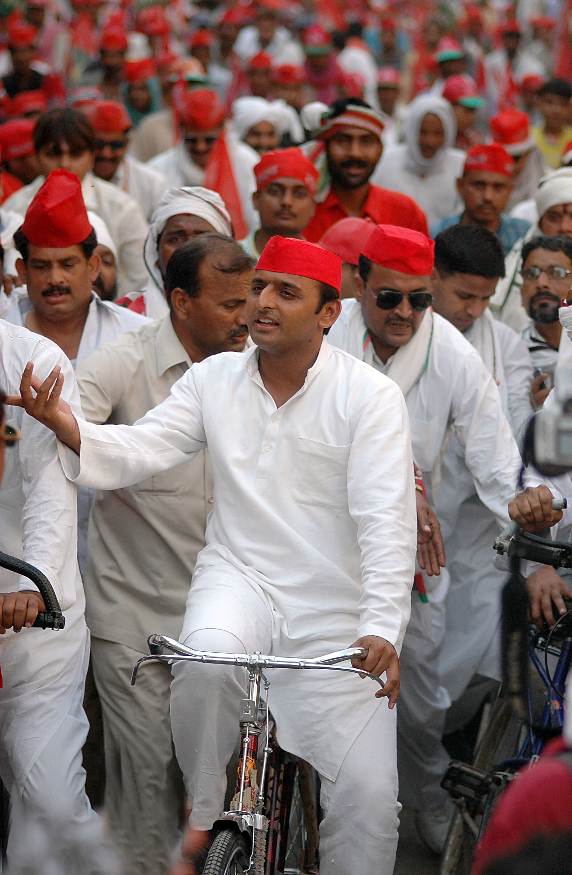 अखिलेश यादव अखिलेश यादव