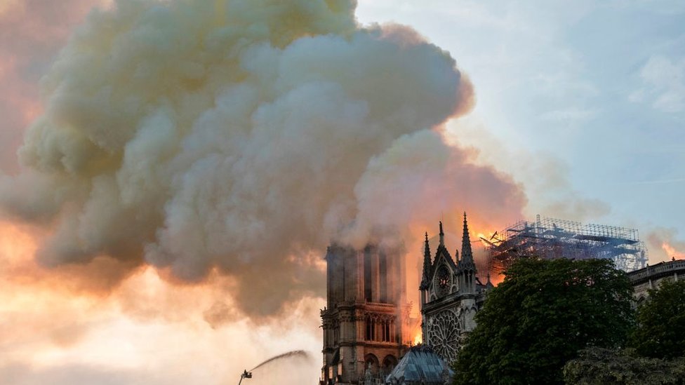 Notre-Dame cathedral, नॉट्र डाम चर्च Notre-Dame cathedral, नॉट्र डाम चर्च