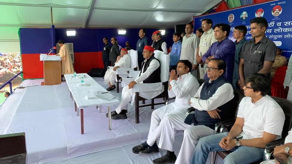मैनपुरी रैली: दल और दिल मिलने के बावजूद राजनीतिक हैसियत की मापतौल होती रही मैनपुरी रैली: दल और दिल मिलने के बावजूद राजनीतिक हैसियत की मापतौल होती रही