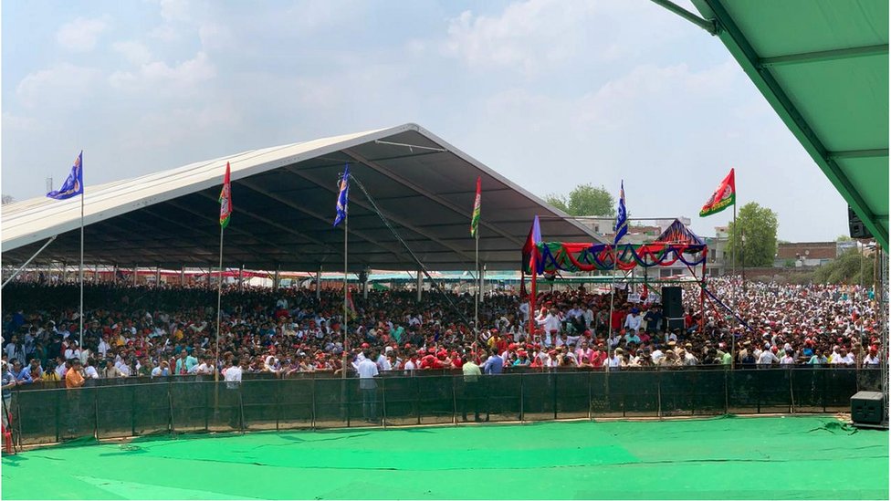 मैनपुरी रैली: दल और दिल मिलने के बावजूद राजनीतिक हैसियत की मापतौल होती रही मैनपुरी रैली: दल और दिल मिलने के बावजूद राजनीतिक हैसियत की मापतौल होती रही