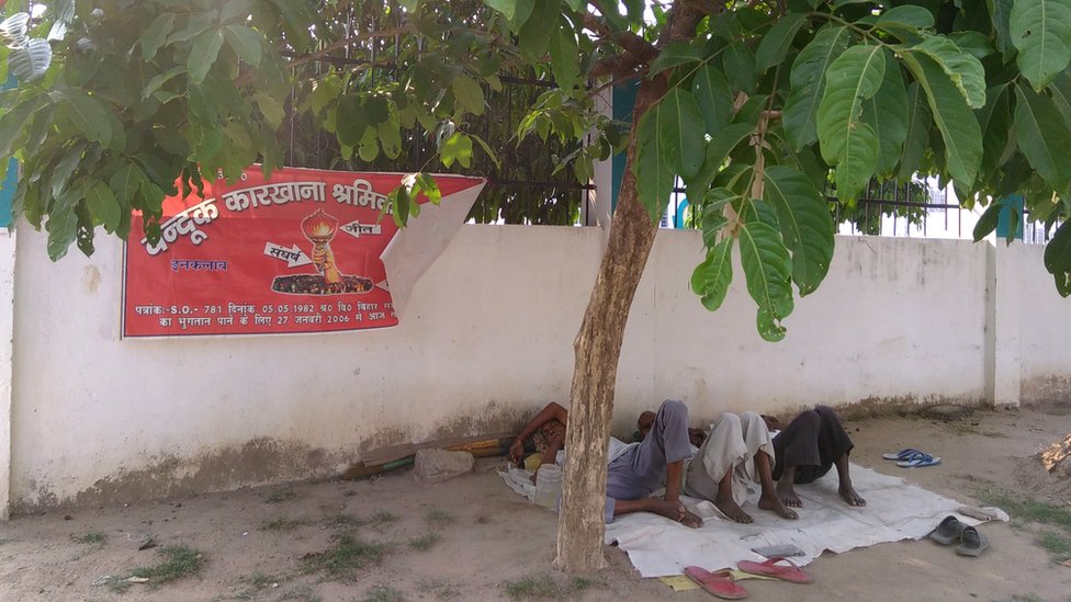 मुंगेरः चुनाव में बाहुबली, लेकिन मुद्दों से बंदूक गायब मुंगेरः चुनाव में बाहुबली, लेकिन मुद्दों से बंदूक गायब