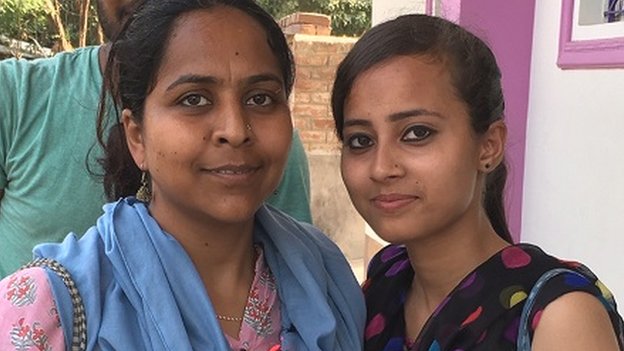 सोनम (बाएं) के साथ स्वाति सोनम (बाएं) के साथ स्वाति