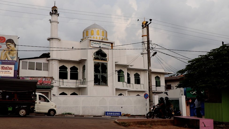 श्रीलंका हमले के बाद वहां के मुसलमानों ने क्या कुछ झेला श्रीलंका हमले के बाद वहां के मुसलमानों ने क्या कुछ झेला