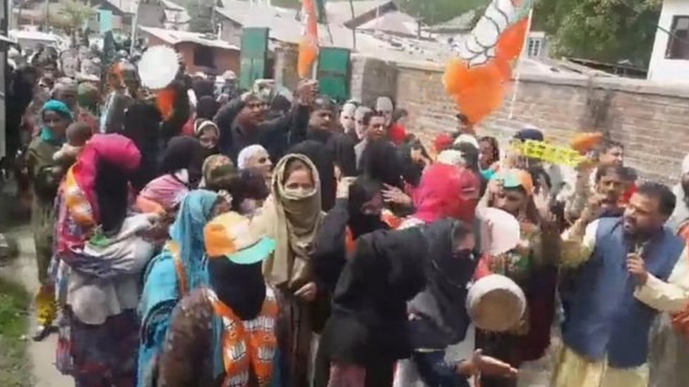 मोदी मोदी