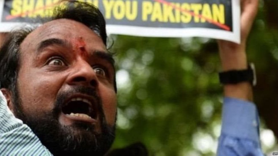 भीड़ के हाथों मरने से खुद बाल-बाल बचे गांधी ने इसे एक राष्ट्रीय बीमारी का लक्षण कहा था भीड़ के हाथों मरने से खुद बाल-बाल बचे गांधी ने इसे एक राष्ट्रीय बीमारी का लक्षण कहा था