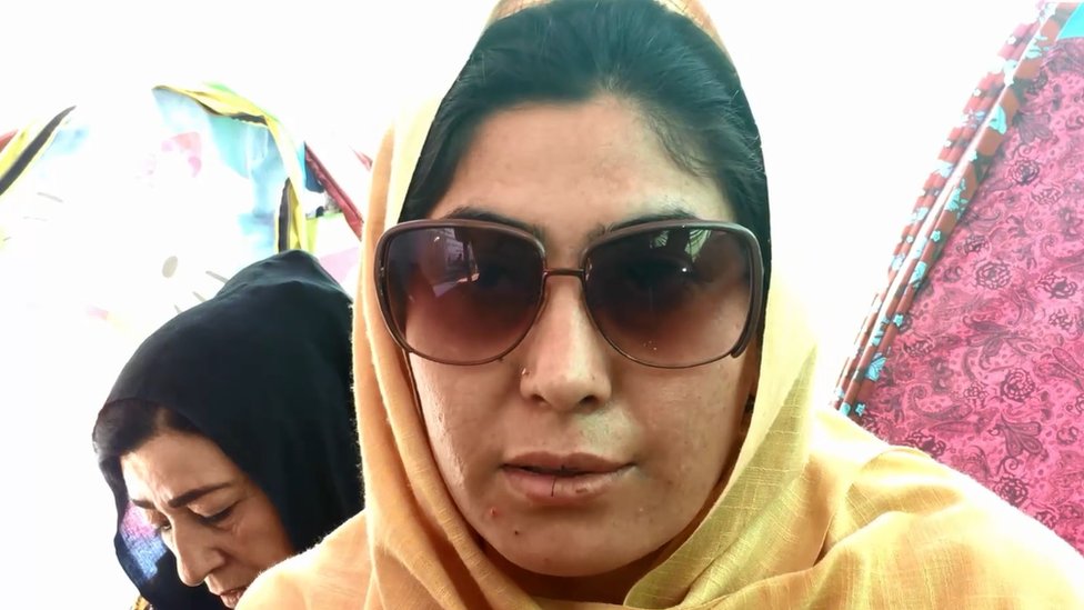 डीवा नयाज़ी डीवा नयाज़ी