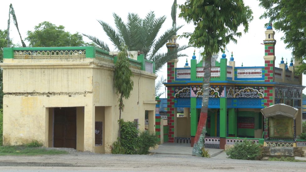मज़ार मज़ार