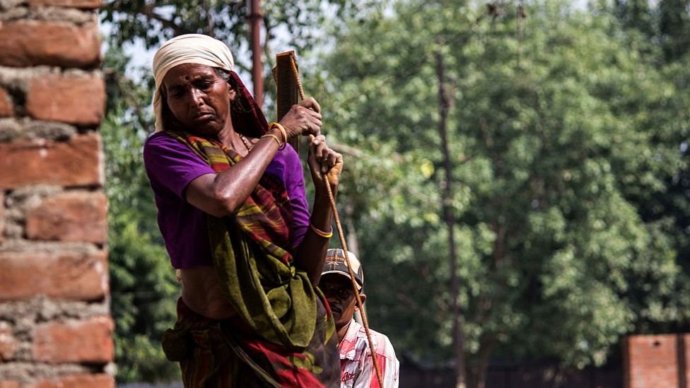 बीजेपी सरकार के नए श्रम कानून से किसको फायदा? बीजेपी सरकार के नए श्रम कानून से किसको फायदा?