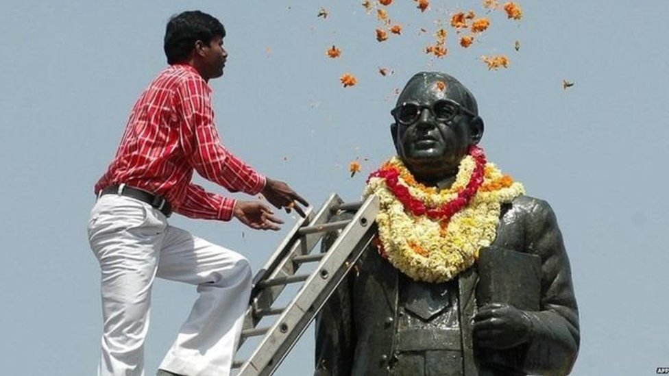 भेदभाव को चुनौती दे रहा है भारत का दलित समाज भेदभाव को चुनौती दे रहा है भारत का दलित समाज