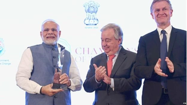 मोदी को चैंपियंस ऑफ़ द अर्थ अवार्ड मोदी को चैंपियंस ऑफ़ द अर्थ अवार्ड