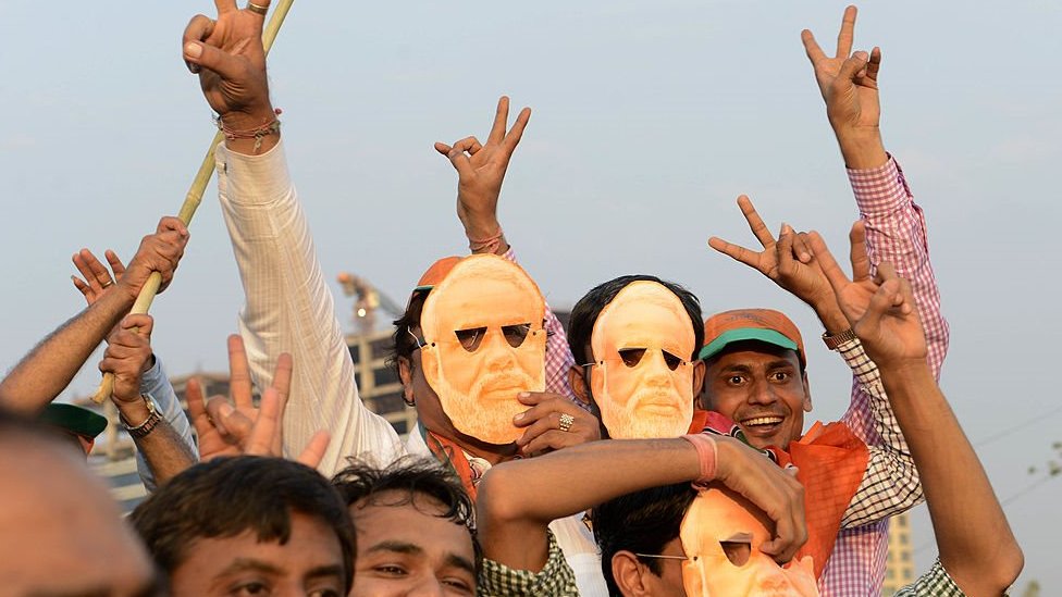 महाराष्ट्र: क्या लड़ाई बीजेपी बनाम शरद पवार है महाराष्ट्र: क्या लड़ाई बीजेपी बनाम शरद पवार है