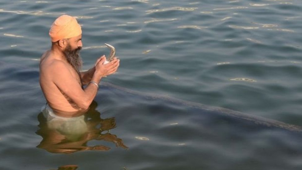 कनाडा में सिखों के हाथ आई सत्ता की चाबी कनाडा में सिखों के हाथ आई सत्ता की चाबी