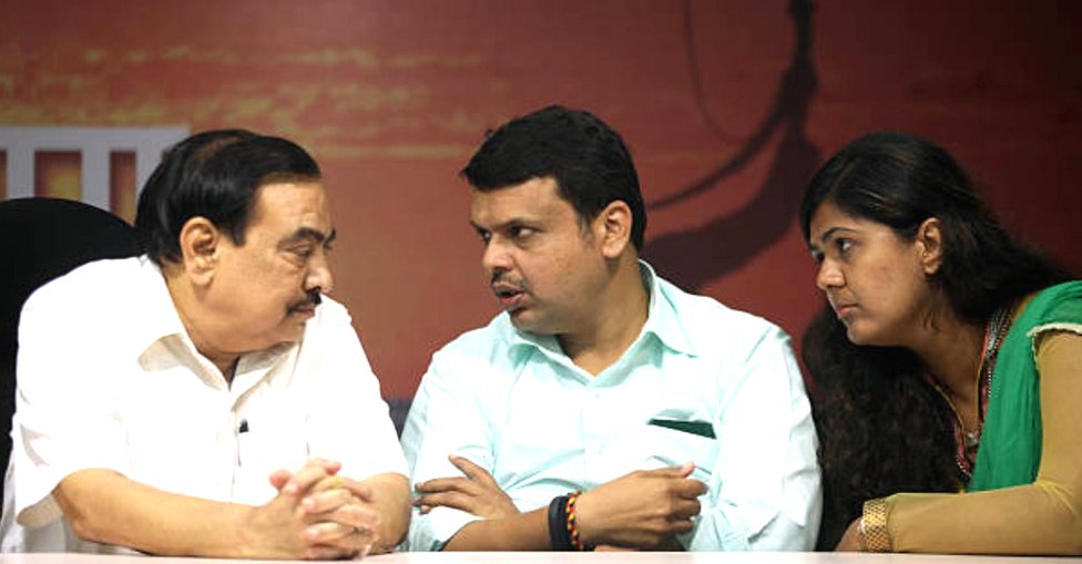एकनाथ खडसे, देवेंद्र फडणवीस और पंकजा मुंडे एकनाथ खडसे, देवेंद्र फडणवीस और पंकजा मुंडे