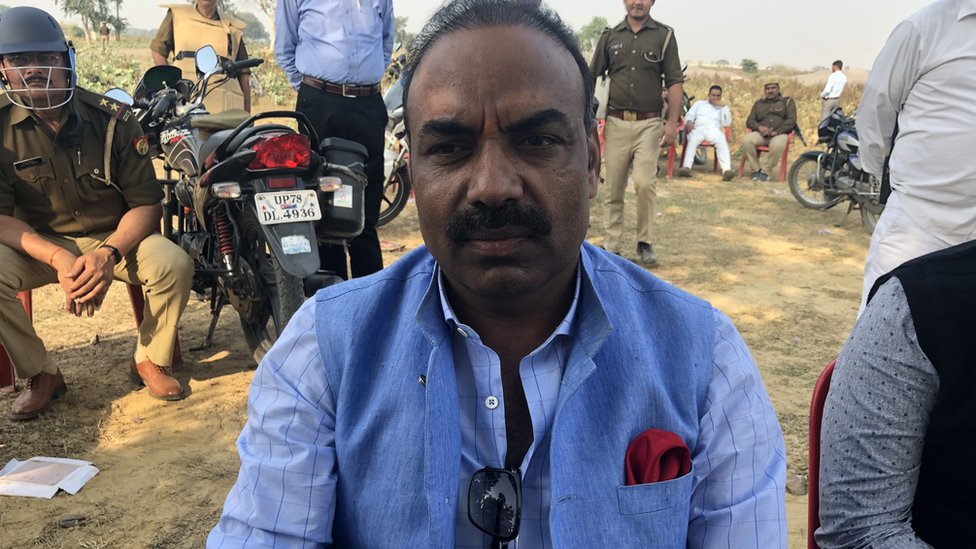 उन्नाव के ज़िलाधिकारी देवेंद्र पांडेय उन्नाव के ज़िलाधिकारी देवेंद्र पांडेय