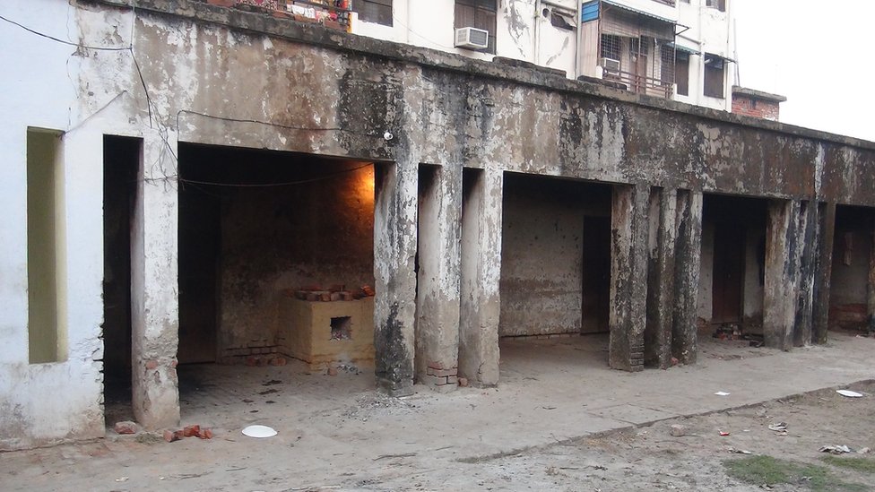 यूनिवर्सिटी का एक हिस्सा यूनिवर्सिटी का एक हिस्सा