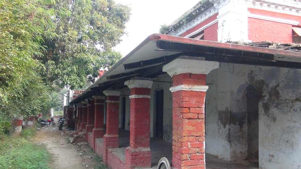 यूनिवर्सिटी का एक हिस्सा यूनिवर्सिटी का एक हिस्सा