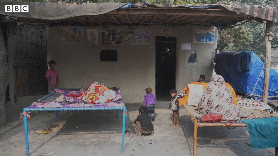 पाकिस्तान से आए हिंदू शरणार्थी बोले, आज होली-दिवाली से भी बड़ा दिन पाकिस्तान से आए हिंदू शरणार्थी बोले, आज होली-दिवाली से भी बड़ा दिन