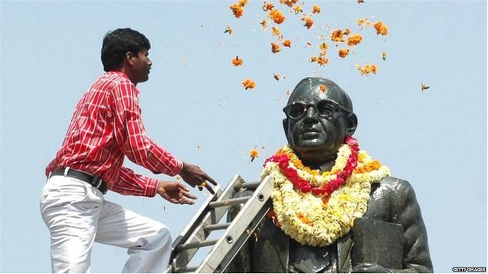 भीमराव आंबेडकर की मूर्ति भीमराव आंबेडकर की मूर्ति