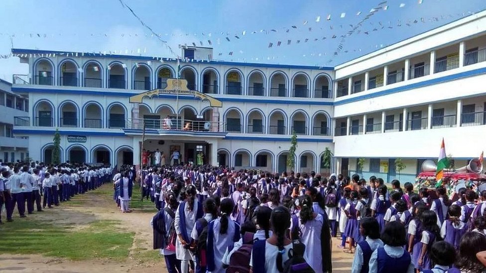 मदरसे में हिंदू छात्रों की बढ़ती तादाद मदरसे में हिंदू छात्रों की बढ़ती तादाद