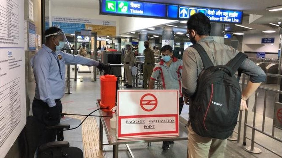 मेट्रो शुरूआत के बाद कैसी रही महीनों पर पहली यात्रा मेट्रो शुरूआत के बाद कैसी रही महीनों पर पहली यात्रा