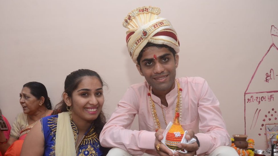 रौनक रौनक