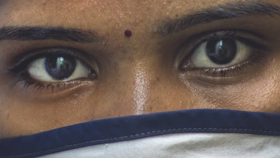 महिला कर्मचारी महिला कर्मचारी