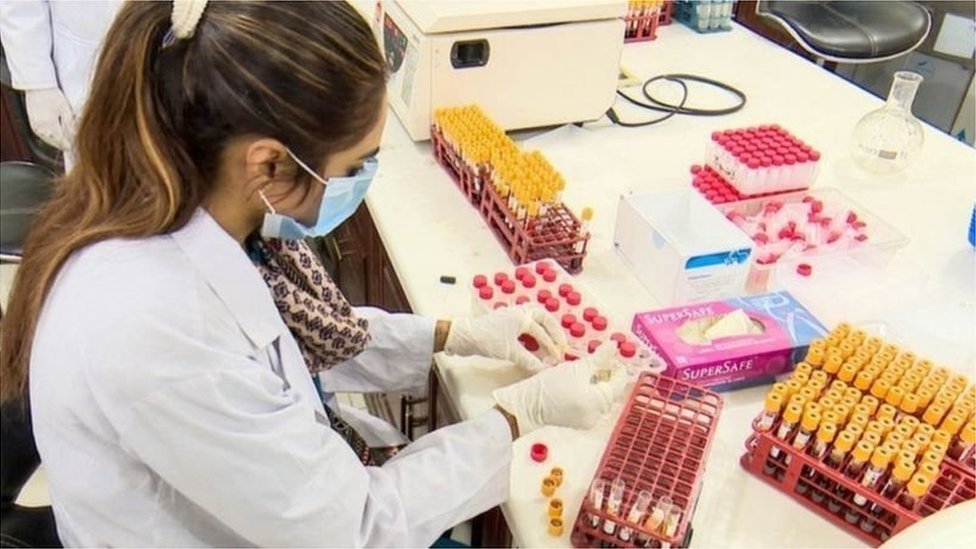 पाकिस्तान अभी तक वैक्सीन की ख़रीददारी का समझौता क्यों नहीं कर पाया? पाकिस्तान अभी तक वैक्सीन की ख़रीददारी का समझौता क्यों नहीं कर पाया?