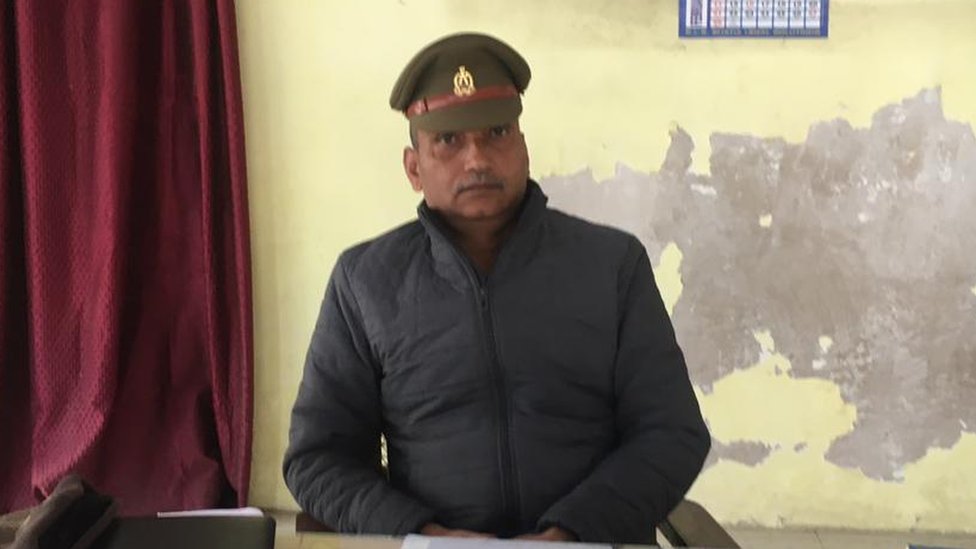 पुलिसकर्मी पुलिसकर्मी