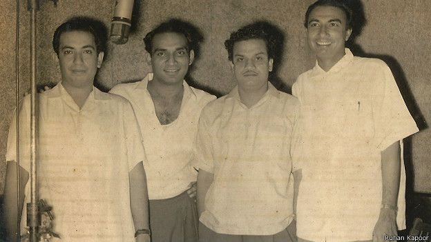 बाएं से महेंद्र कपूर, यश चोपड़ा, एन दत्ता और साहिर लुधियानवी. बाएं से महेंद्र कपूर, यश चोपड़ा, एन दत्ता और साहिर लुधियानवी.