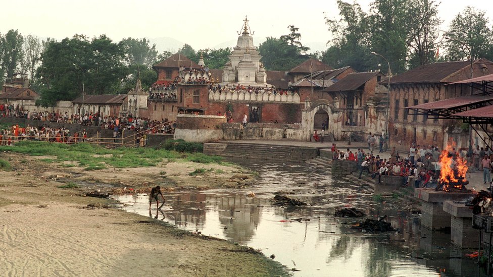 शाही परिवार का अंतिम संस्कार शाही परिवार का अंतिम संस्कार