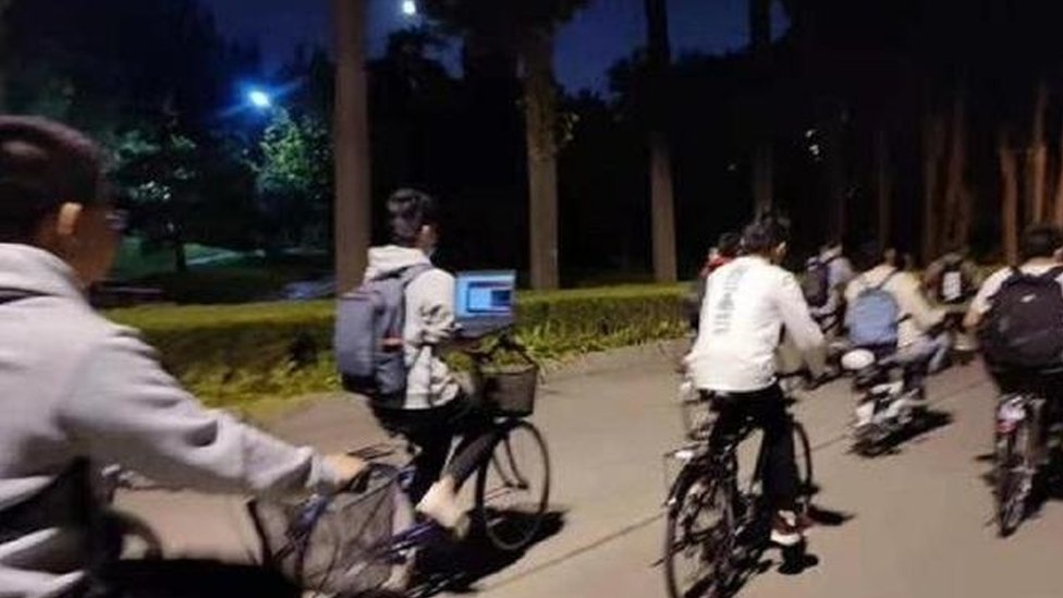 चीन, नौजवान पीढ़ी चीन, नौजवान पीढ़ी