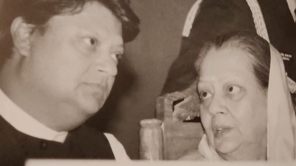 राजमाता विजयराजे और माधवराव सिंधिया राजमाता विजयराजे और माधवराव सिंधिया