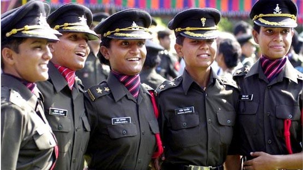 भारतीय सेना में कार्यरत महिला अधिकारी भारतीय सेना में कार्यरत महिला अधिकारी