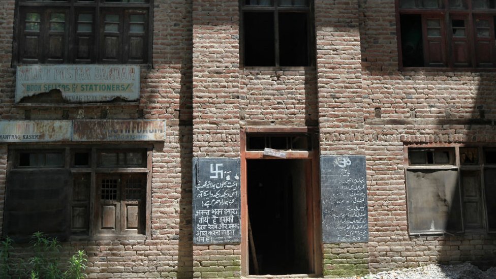 अनंतनाग स्थित एक घर जहां कश्मीरी पंडित रहा करते थे अनंतनाग स्थित एक घर जहां कश्मीरी पंडित रहा करते थे