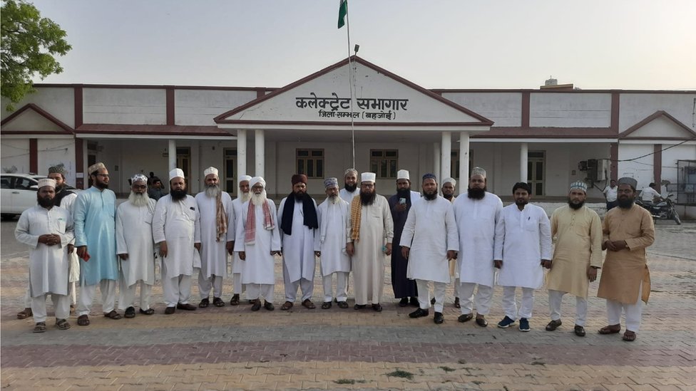 कई शहरों में शुक्रवार से पहले धर्मगुरुओं ने प्रशासन से मुलाक़ात भी की थी कई शहरों में शुक्रवार से पहले धर्मगुरुओं ने प्रशासन से मुलाक़ात भी की थी